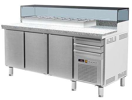 Bancada refrigerada para pizza com kit refrigerado incorporado Bancada refrigerada para pizza com kit refrigerado incorporado