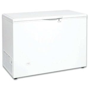 Congelador horizontal com porta cega com dobradiças