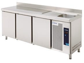 <p>Fabricado em aço inoxidável.</p>