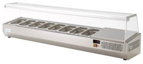 <p>Expositores refrigerados de ingredientes para saladas e pizzas.</p>