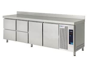 Mesa Refrigerada com gavetas 2542 x 600 Fabricado em aço inoxidável.