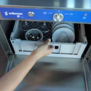 Inclui bomba de desagüe