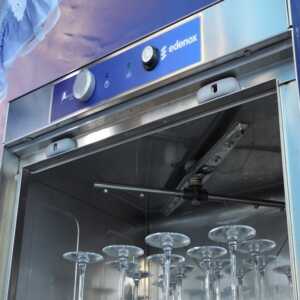 Inclui bomba de escoam