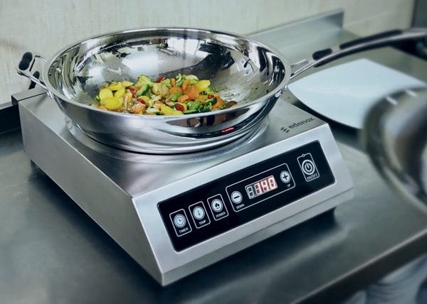 12470 Corpo da indução construído em aço inoxidável.