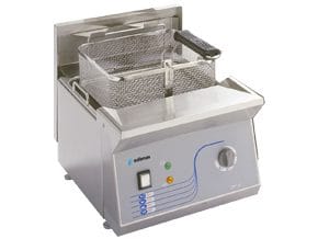 <p>Fritadeiras construídas totalmente em aço inoxidável AISI-304 18/10.</p>