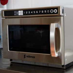 descongelar ou aquecer rapidamente qualquer tipo de comida que se