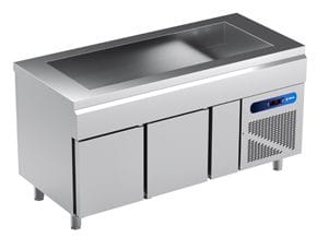 <p>Apresentamos a nossa linha de tabuleiros especialmente concebidos para manter e apresentar alimentos e bebidas à temperatura correcta