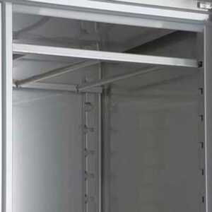 <p>As barras são montadas diretamente nos armários de snacks e sobre um par de guias em aço inoxidável quando se trata de armários Gastronorm.</p>