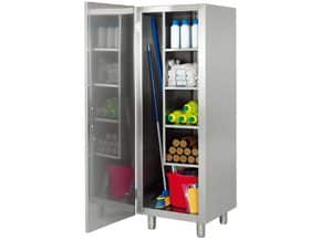 <p>Armários projetados para o armazenamento de artigos de limpeza em um local higiênico e seguro.</p>