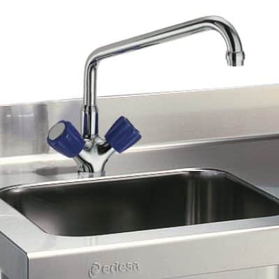 5606 Três (3) perfis de reforço cruzado incluídos como reforço nas laterais i