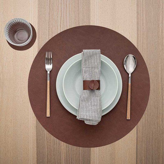 toalha-de-mesa-individual-de-couro-granulado-marrom-redondo